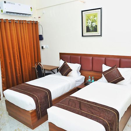 Jn Residency Perungudi Acomodação com café da manhã Chennai Exterior foto