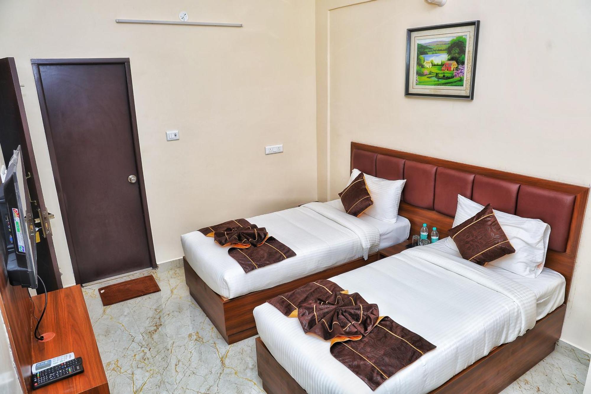 Jn Residency Perungudi Acomodação com café da manhã Chennai Exterior foto